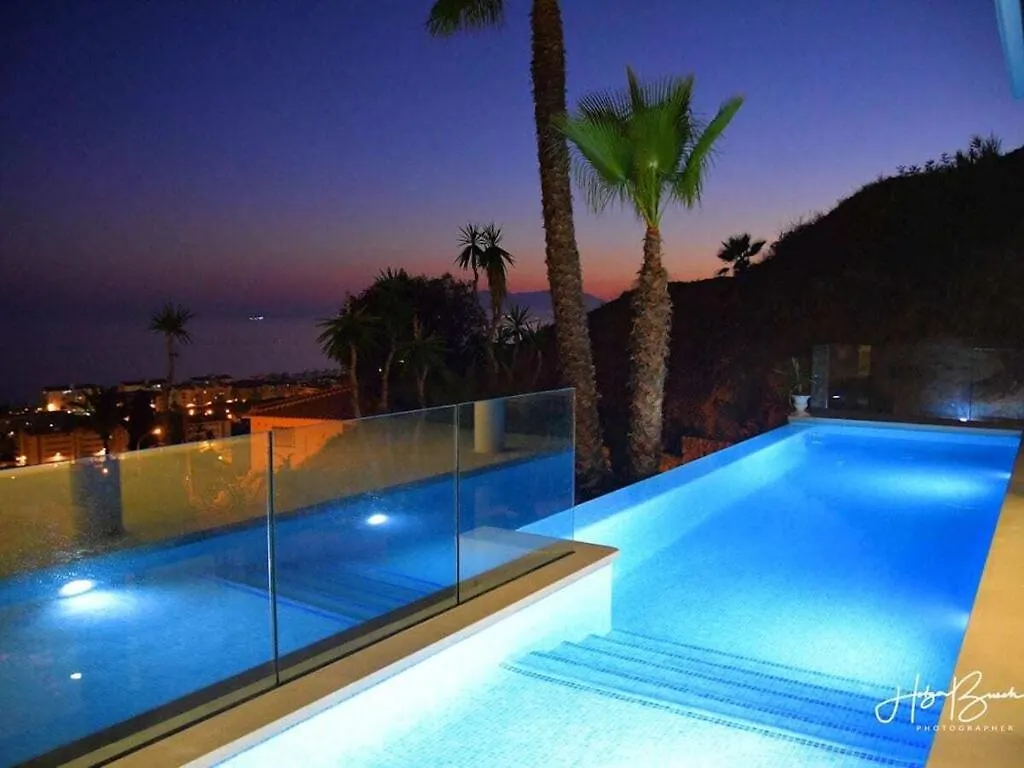 Buganvilla Comfortable Holiday Residence Rincon de la Victoria Botel